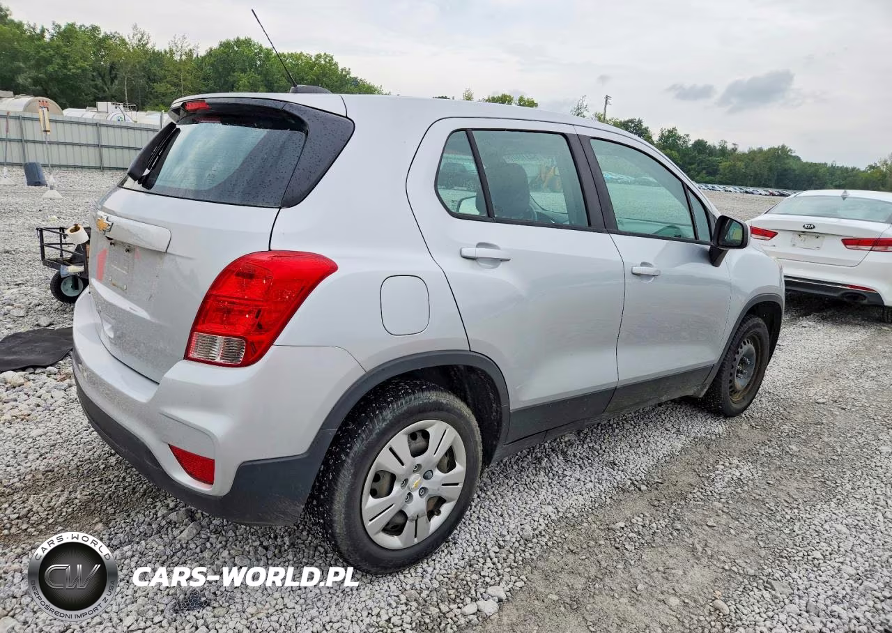 2018 Chevrolet Trax Ls VIN:3GNCJKSB5JL172735 - 3