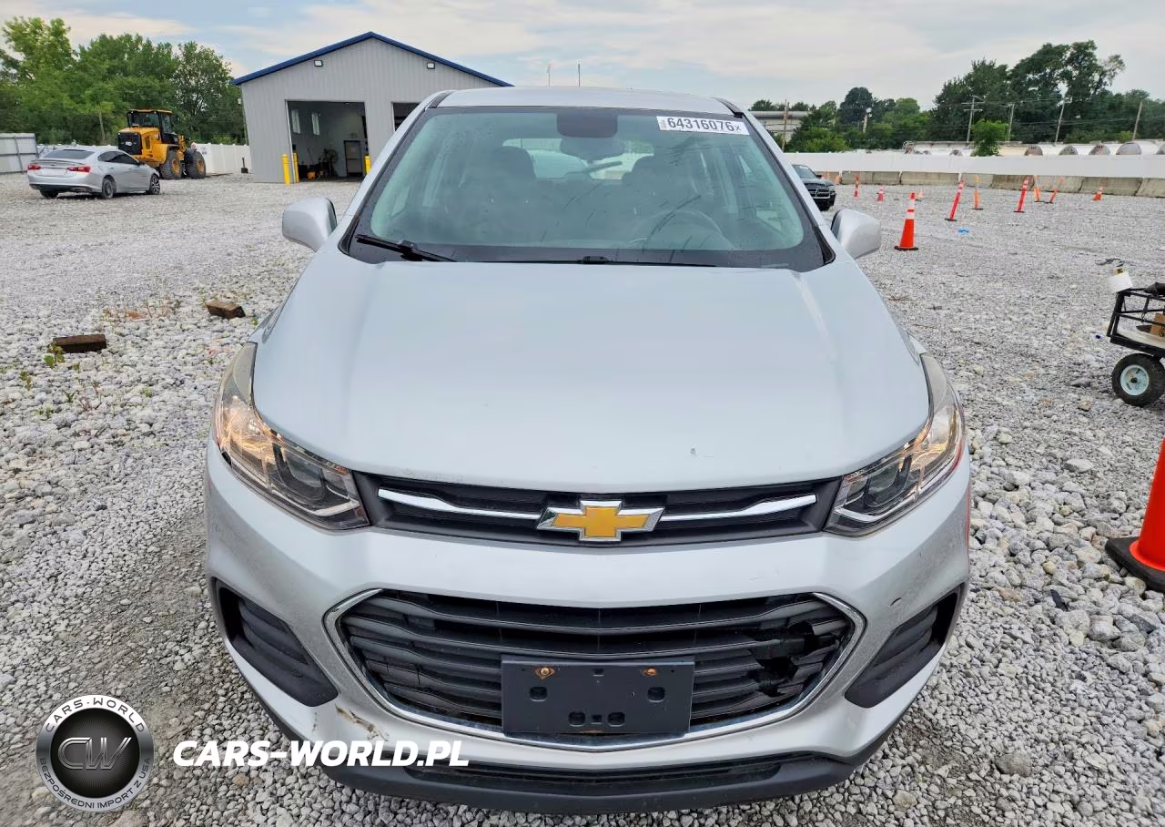2018 Chevrolet Trax Ls VIN:3GNCJKSB5JL172735 - 5