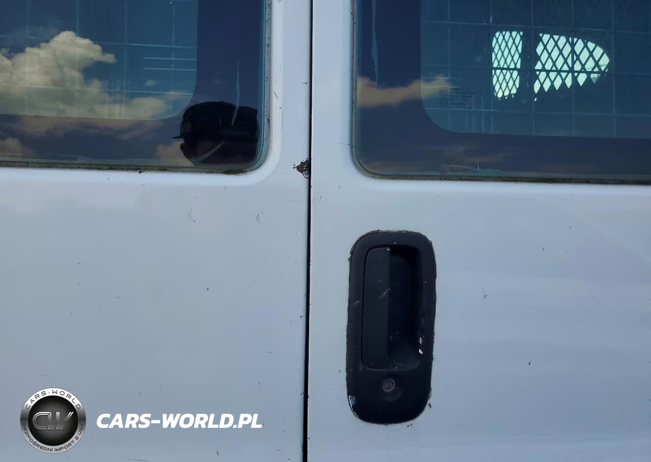 2009 Chevrolet Express G2500 VIN:1GCGG25C591102684 - 11