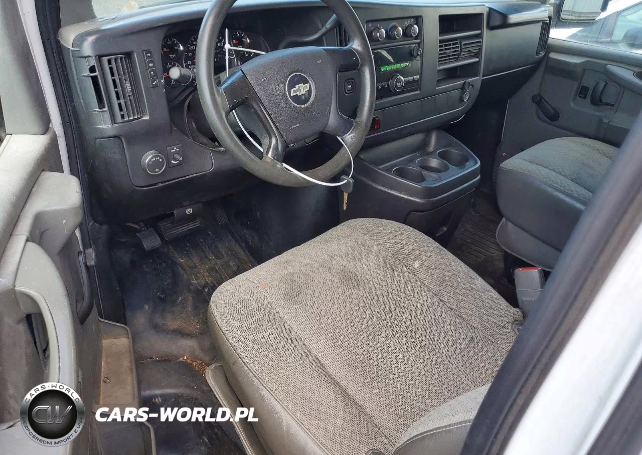 2009 Chevrolet Express G2500 VIN:1GCGG25C591102684 - 8