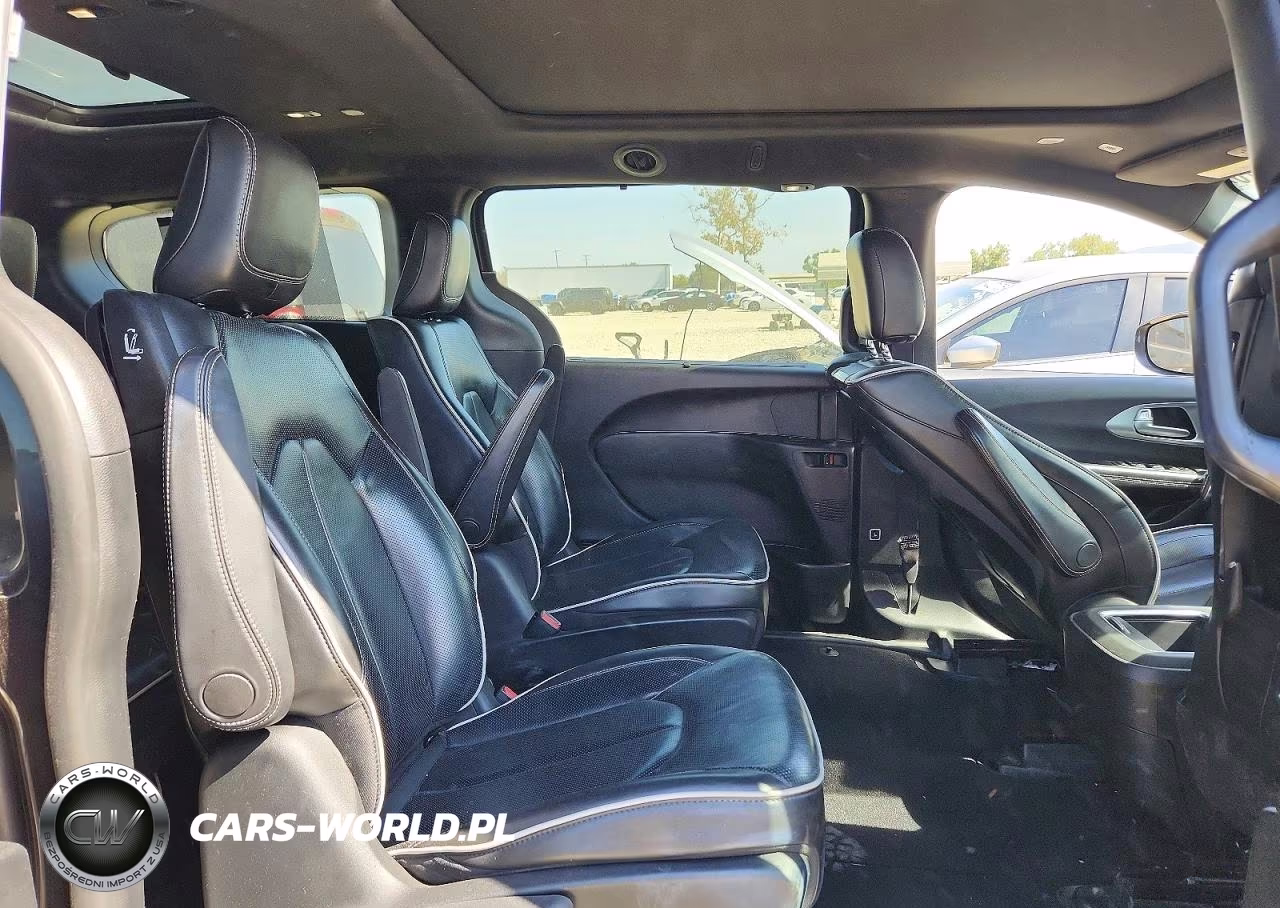 2019 Chrysler Pacifica Hybrid Limited VIN:2C4RC1N73KR532989 - 11