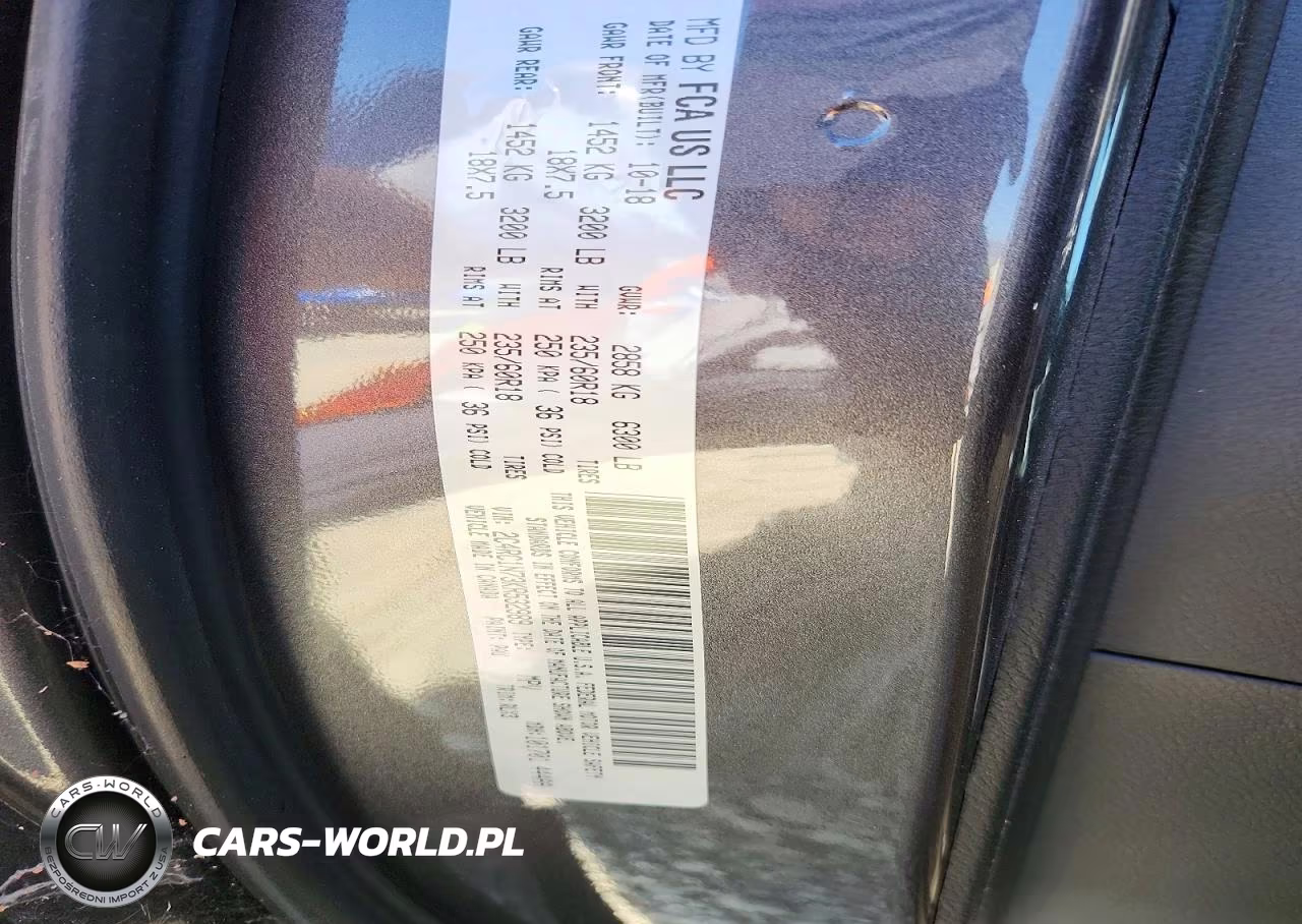 2019 Chrysler Pacifica Hybrid Limited VIN:2C4RC1N73KR532989 - 13
