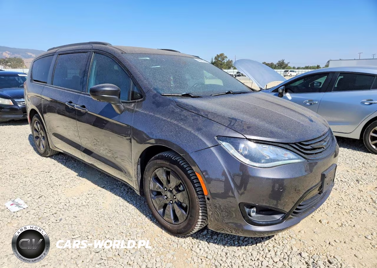 2019 Chrysler Pacifica Hybrid Limited VIN:2C4RC1N73KR532989 - 4