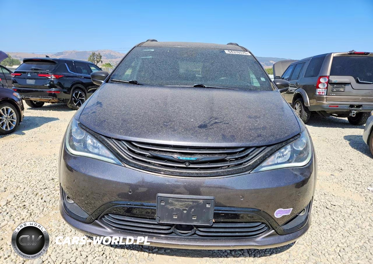 2019 Chrysler Pacifica Hybrid Limited VIN:2C4RC1N73KR532989 - 5