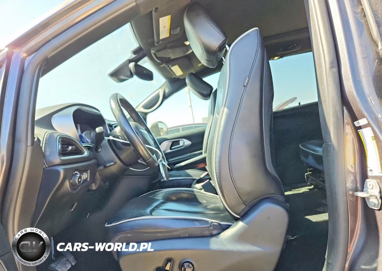 2019 Chrysler Pacifica Hybrid Limited VIN:2C4RC1N73KR532989 - 7