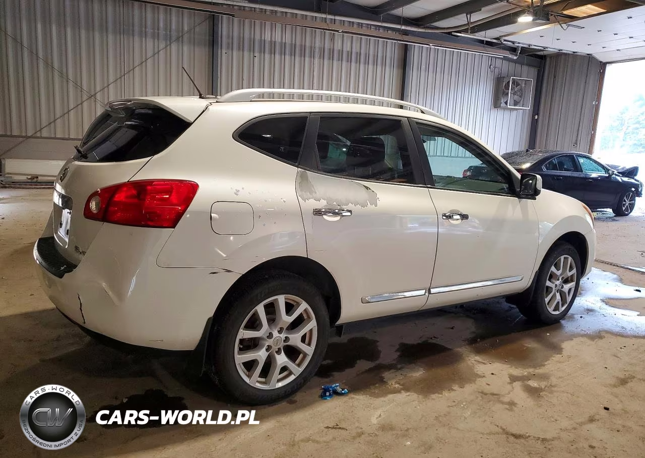2013 Nissan Rogue S VIN:JN8AS5MV5DW654422 - 3