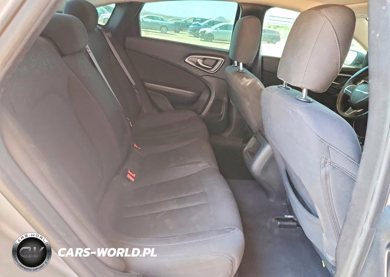 2015 Chrysler 200 Limited VIN:1C3CCCAB2FN646260 - 10