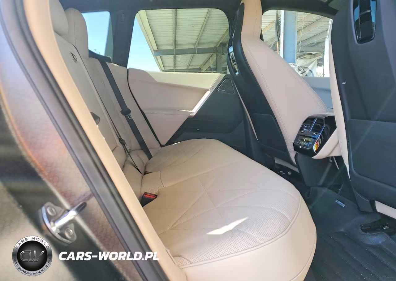 2024 BMW Ix xDrive50 VIN:WB523CF02RCP08248 - 10