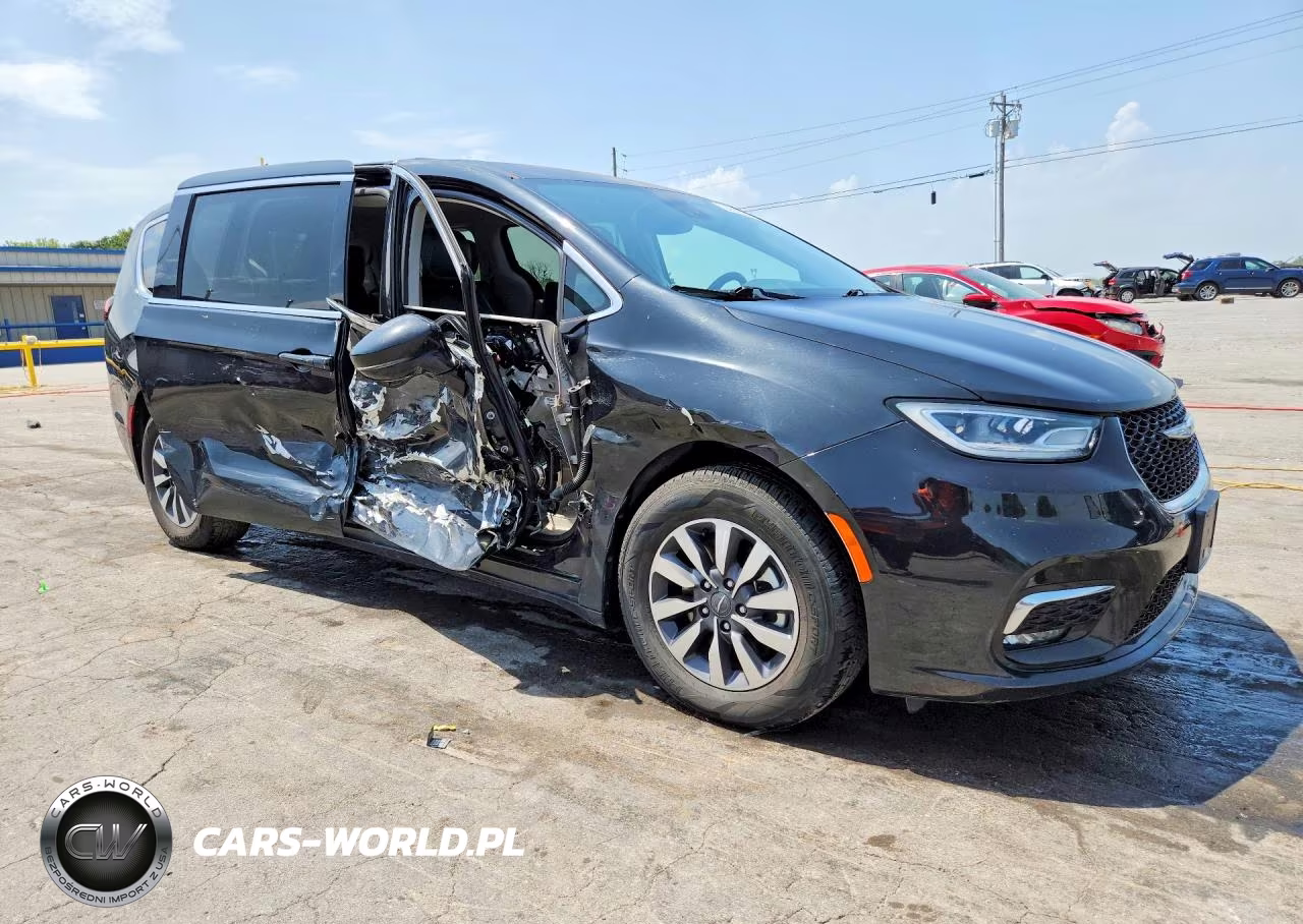 2022 Chrysler Pacifica Hybrid Touring L VIN:2C4RC1L72NR139508 - 4