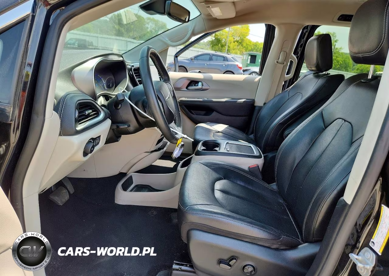 2022 Chrysler Pacifica Hybrid Touring L VIN:2C4RC1L72NR139508 - 7