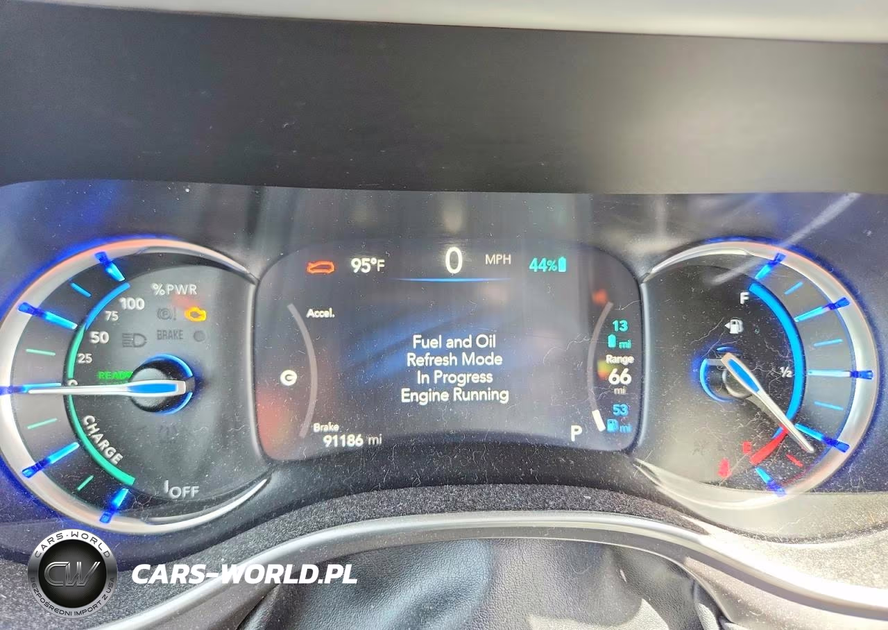 2022 Chrysler Pacifica Hybrid Touring L VIN:2C4RC1L72NR139508 - 9