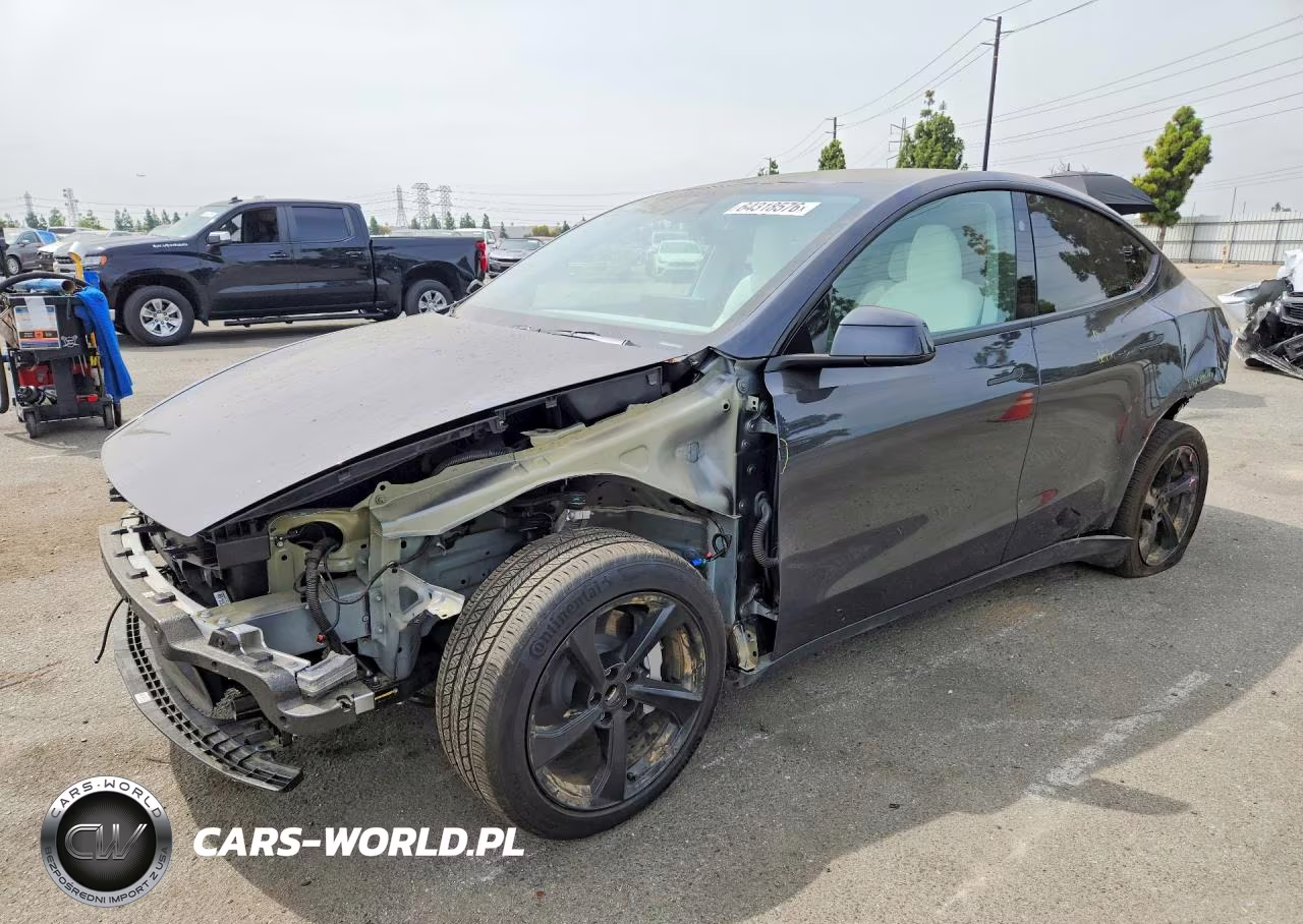 2026 Tesla Model Y – zdjęcie 1 z 13