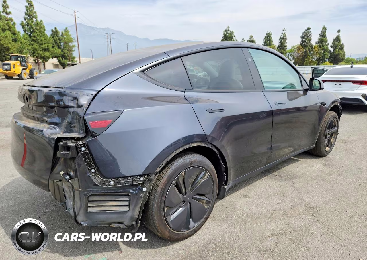 2026 Tesla Model Y VIN:7SAYGDED5TF385971 - 3