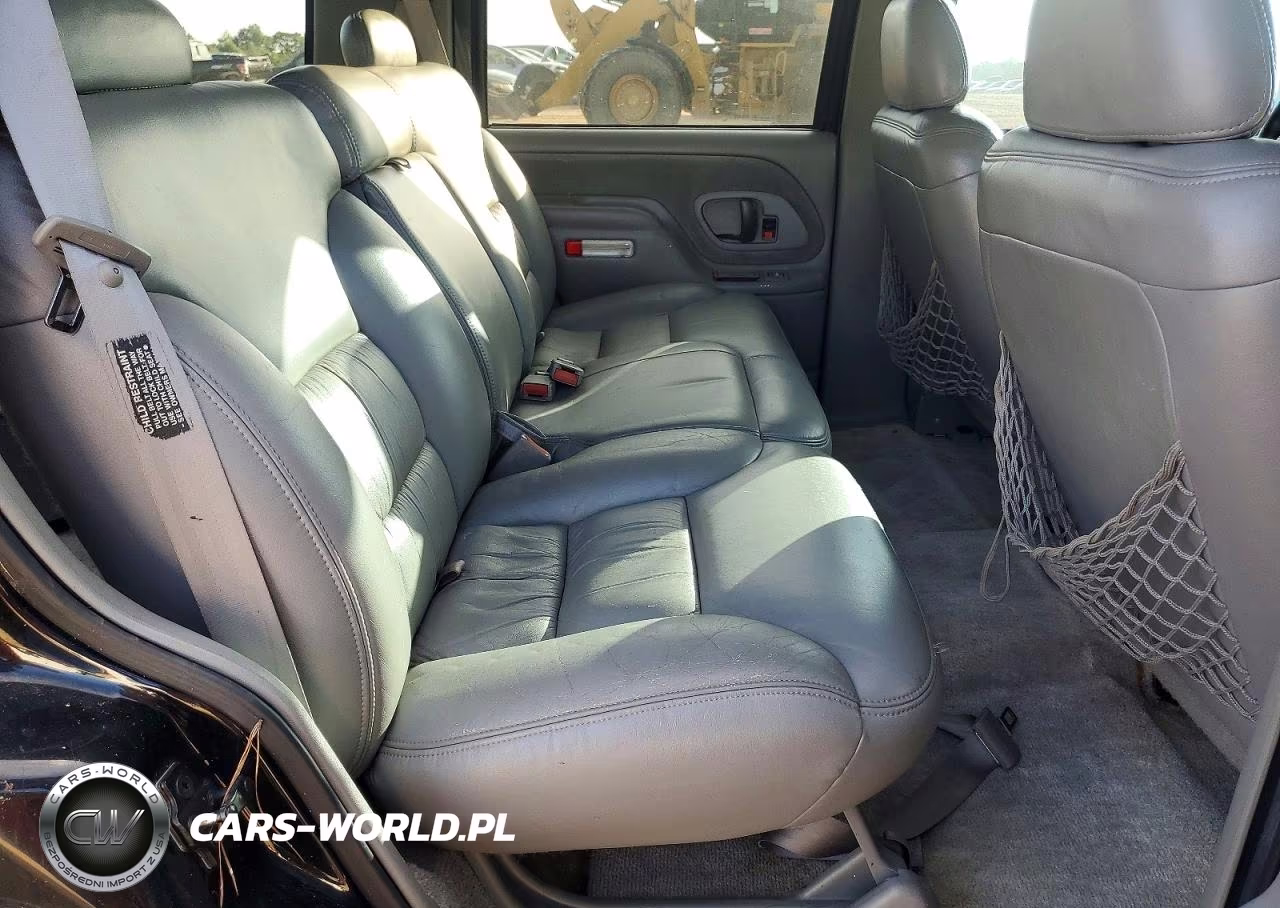 1996 Chevrolet Tahoe K1500 VIN:1GNEK13R1TJ324046 - 11
