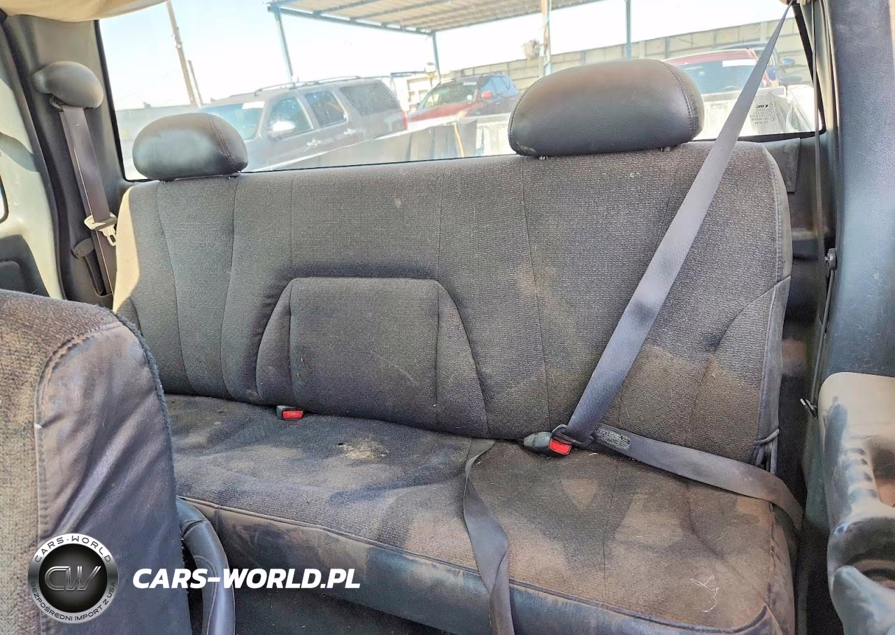 2000 Chevrolet Silverado C1500 VIN:2GCEC19W1Y1310863 - 10