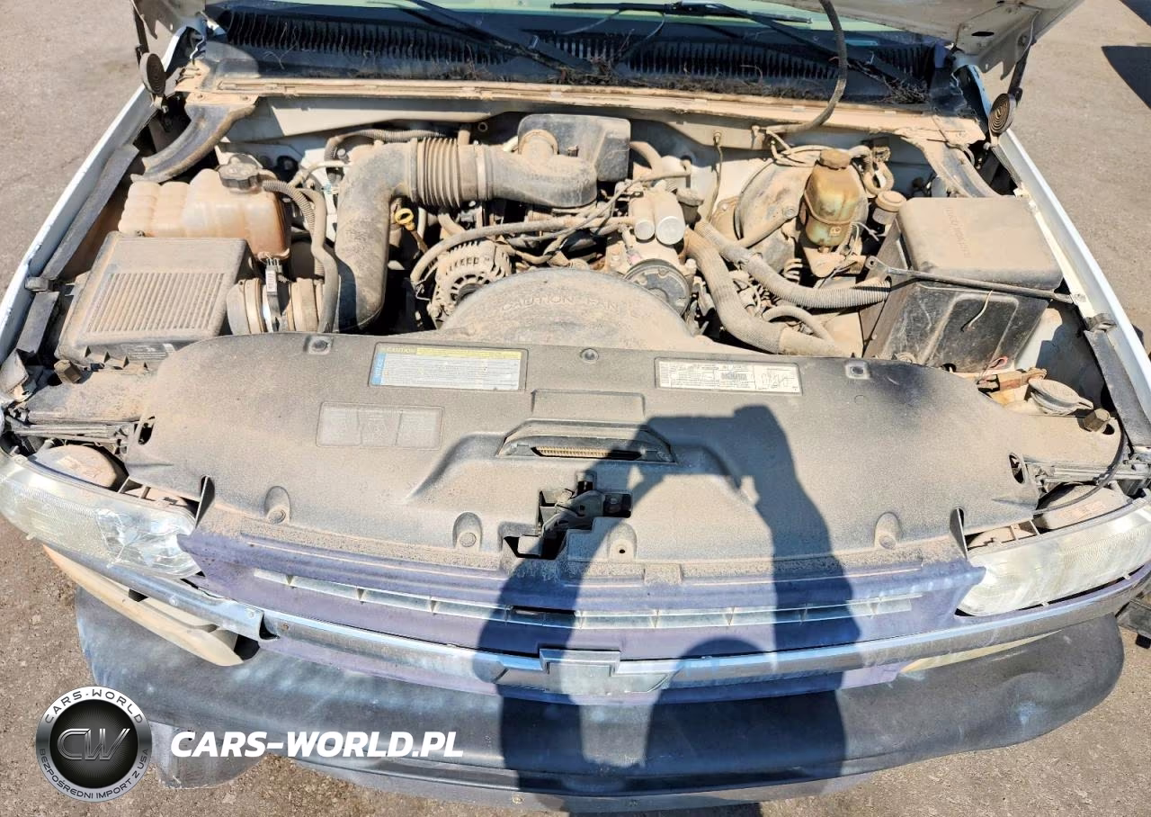 2000 Chevrolet Silverado C1500 VIN:2GCEC19W1Y1310863 - 11