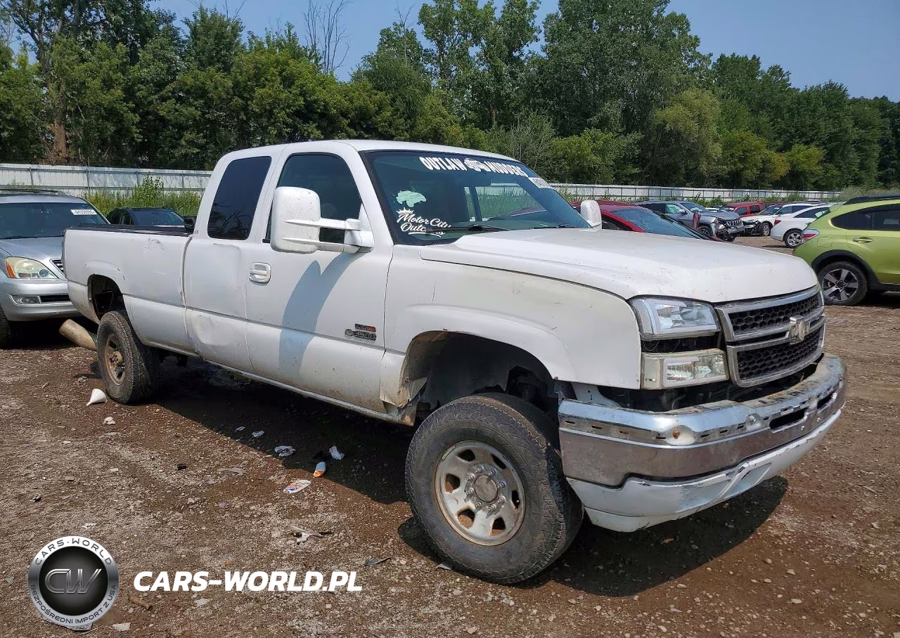 2005 Chevrolet Silverado K3500 VIN:1GCHK39275E232852 - 4