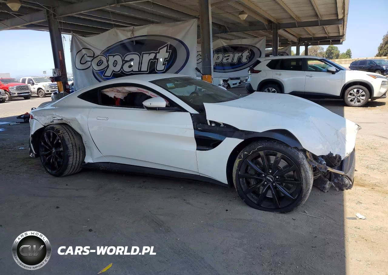 2019 Aston Martin Vantage VIN:SCFSMGAWXKGN02034 - 4