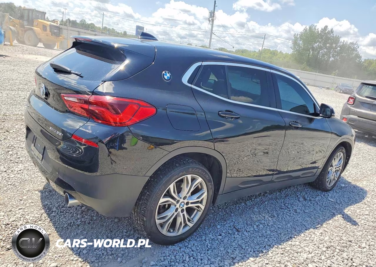 2018 BMW X2 xDrive28I VIN:WBXYJ5C37JEF82241 - 3