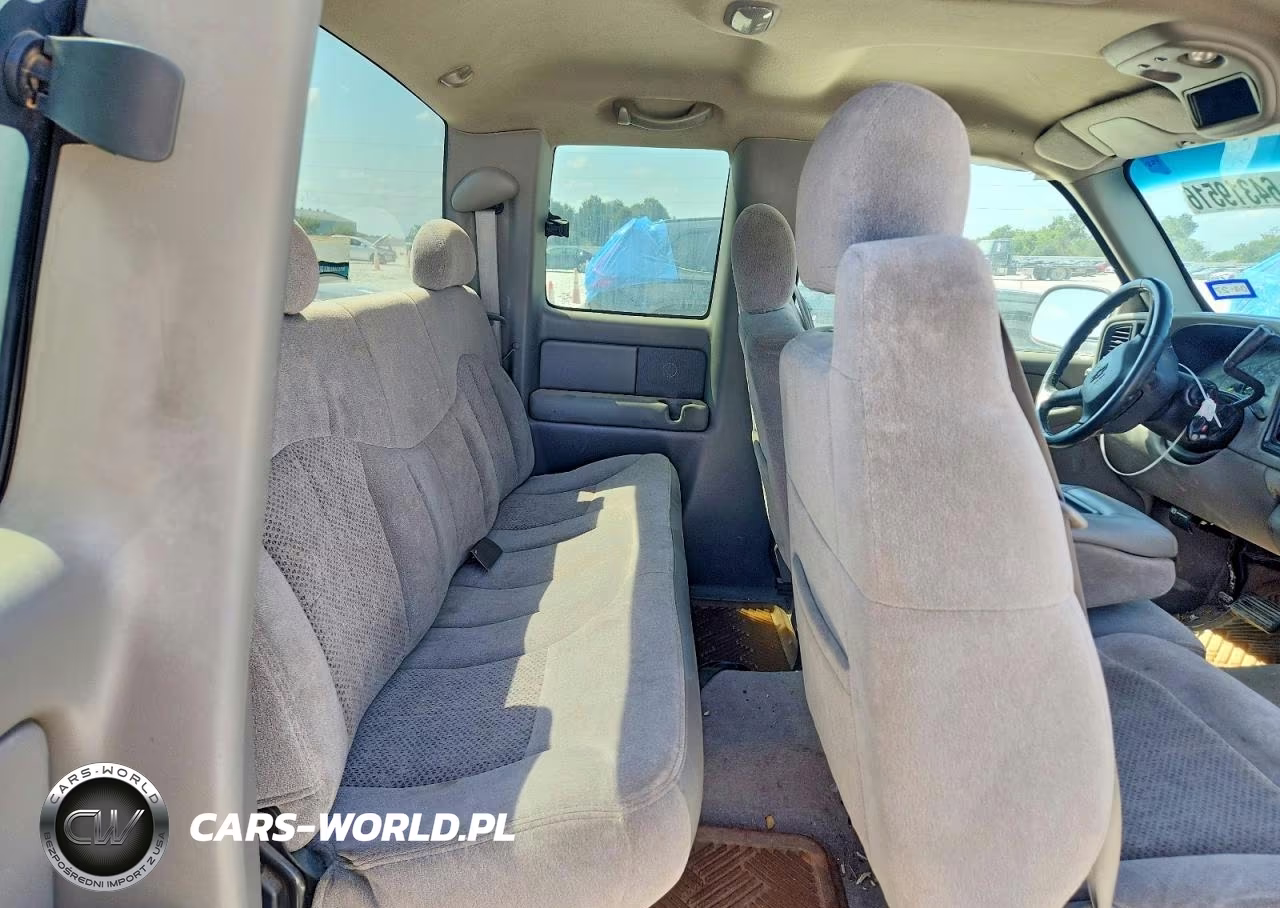 2000 Chevrolet Silverado C1500 VIN:2GCEC19W6Y1123974 - 10
