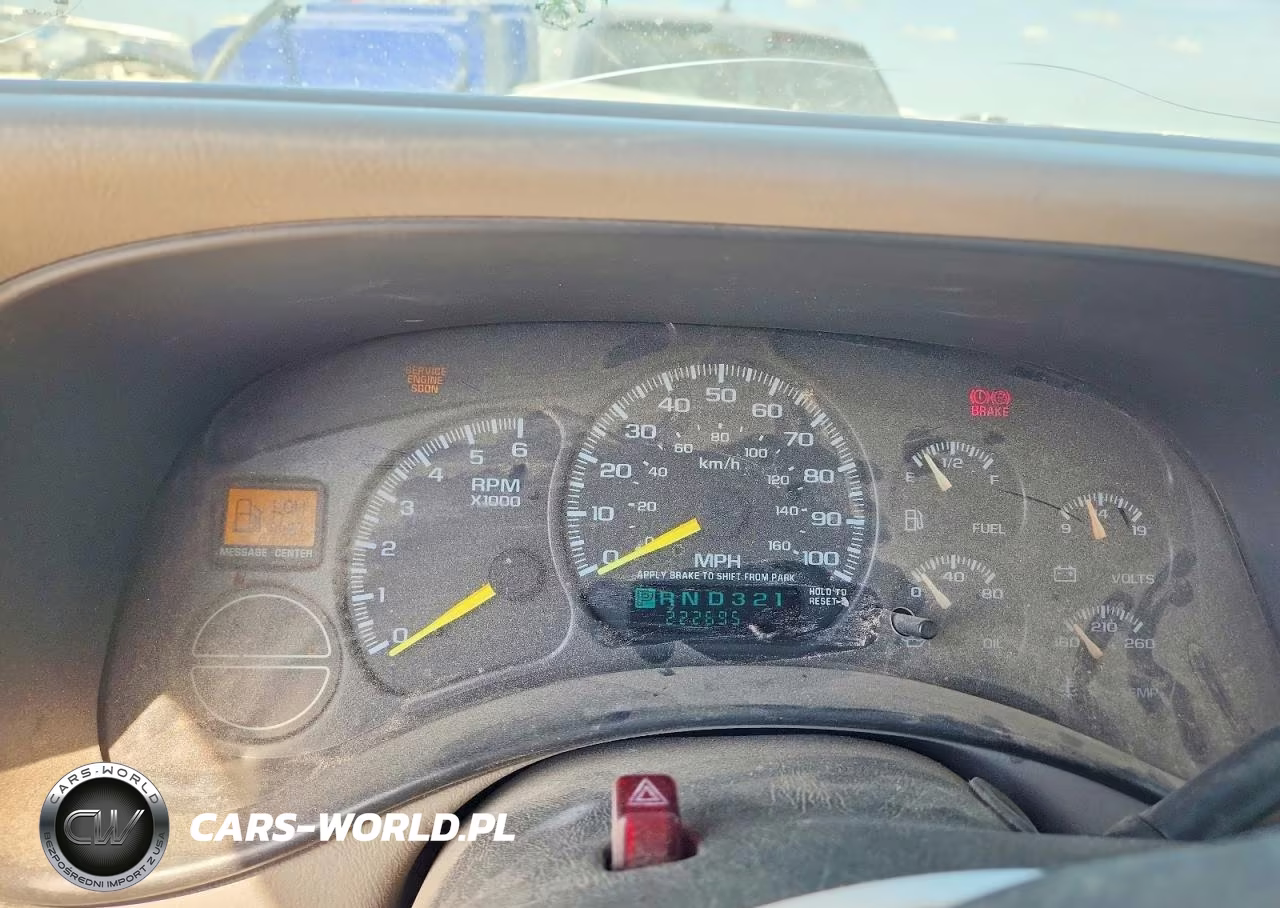 2000 Chevrolet Silverado C1500 VIN:2GCEC19W6Y1123974 - 9
