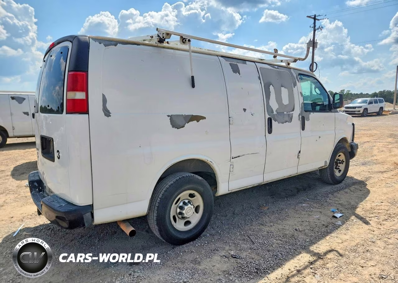 2011 Chevrolet Express G2500 VIN:1GCWGFCA4B1186846 - 3