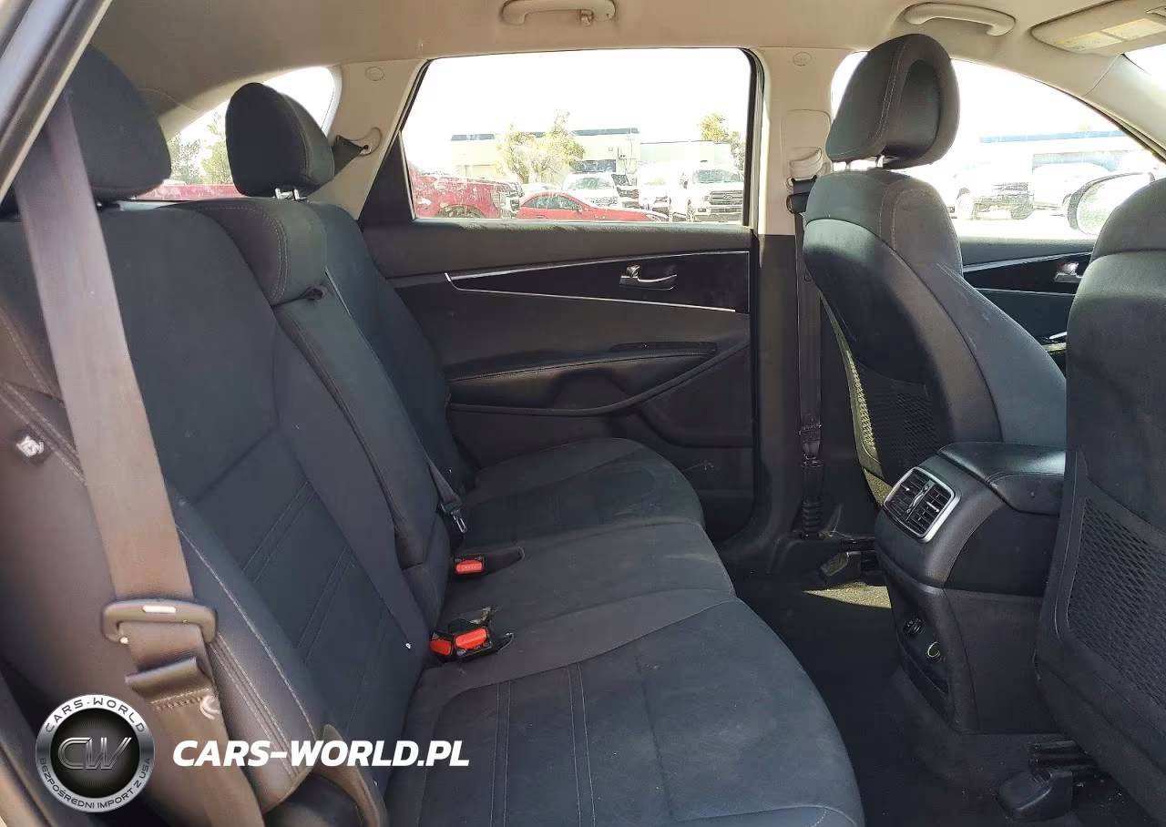 2016 Kia Sorento Lx V6 VIN:5XYPG4A59GG110500 - 11