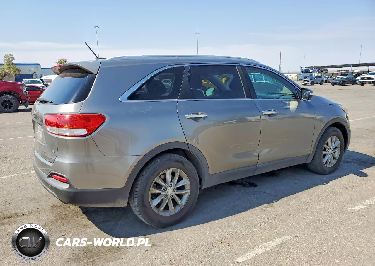 2016 Kia Sorento Lx V6 VIN:5XYPG4A59GG110500 - 3