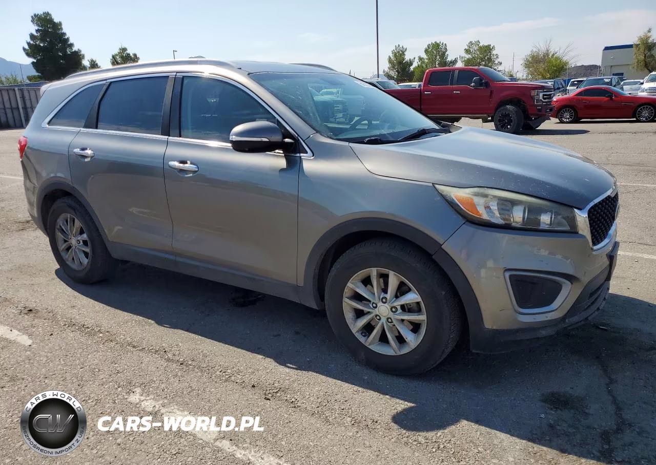 2016 Kia Sorento Lx V6 VIN:5XYPG4A59GG110500 - 4