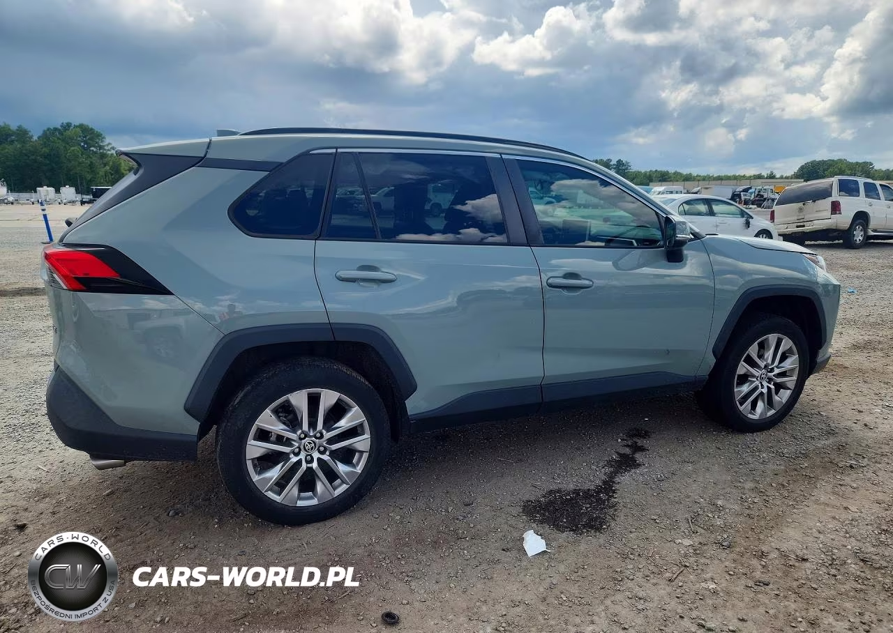 2023 Toyota Rav4 Xle Premium VIN:2T3C1RFV2PW285243 - 3