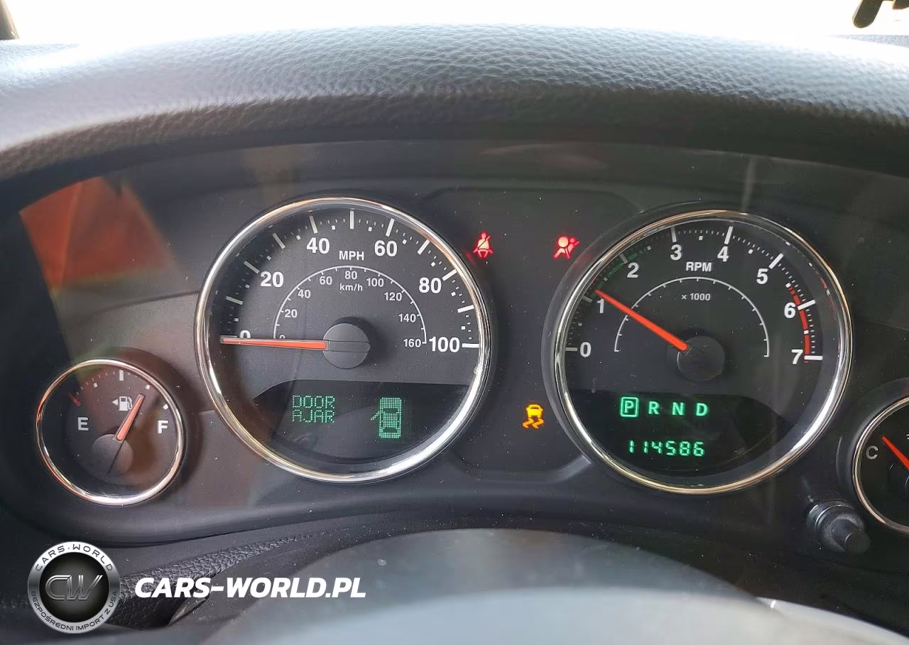 2011 Jeep Wrangler Rubicon VIN:1J4HA6D15BL621042 - 9