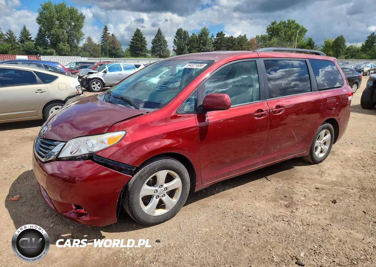 2014 Toyota Sienna Le – zdjęcie 1 z 13
