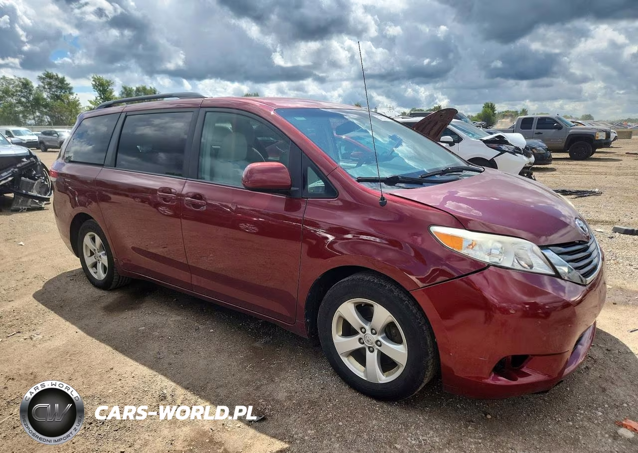 2014 Toyota Sienna Le VIN:5TDKK3DC9ES516807 - 4