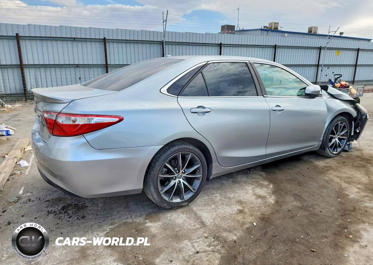 2015 Toyota Camry Xse VIN:4T1BF1FK0FU028920 - 3