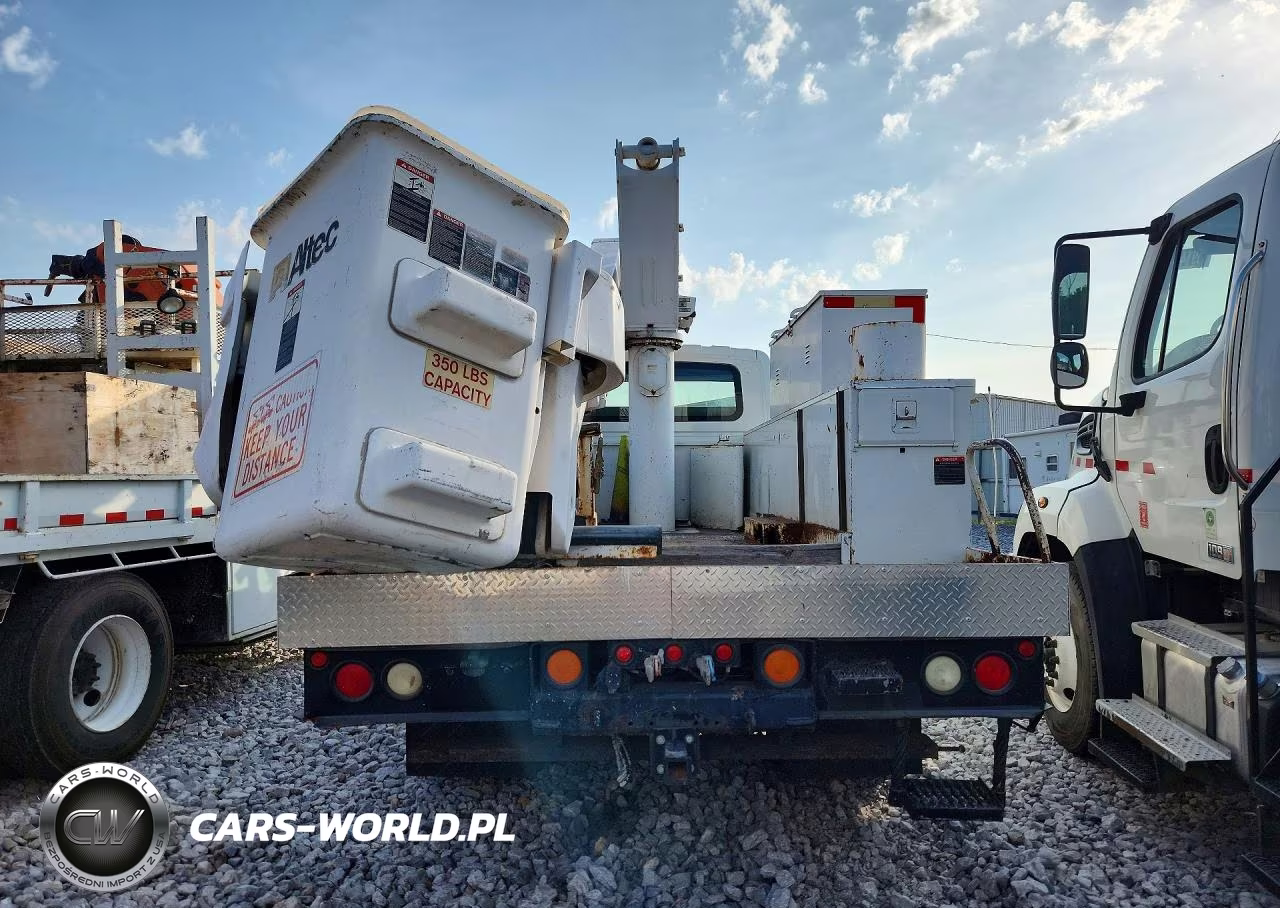 2007 International 4200 Bucket Truck VIN:1HTMPAFL27H340897 - 6