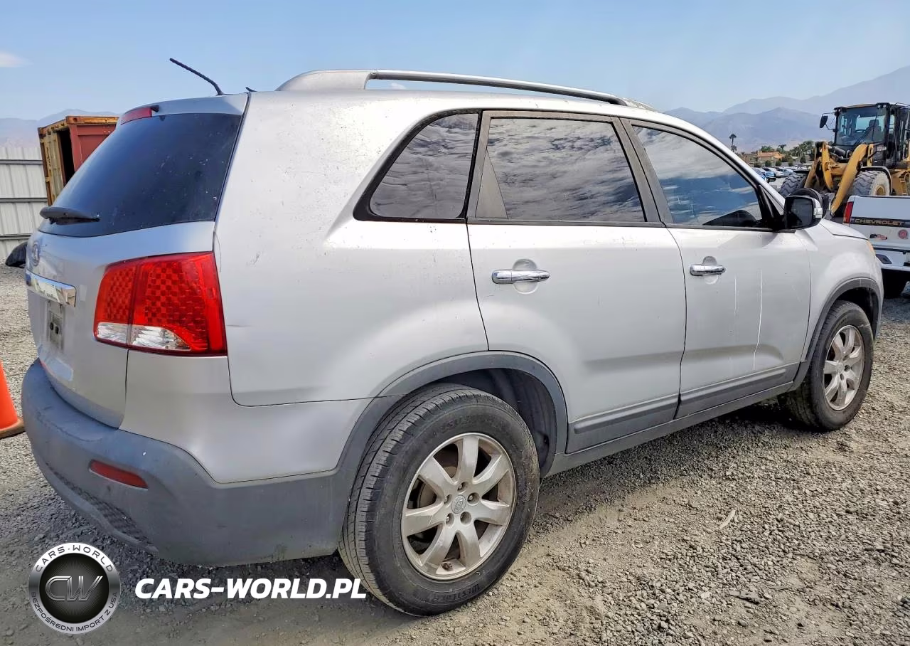 2011 Kia Sorento Lx VIN:5XYKT4A15BG155445 - 3