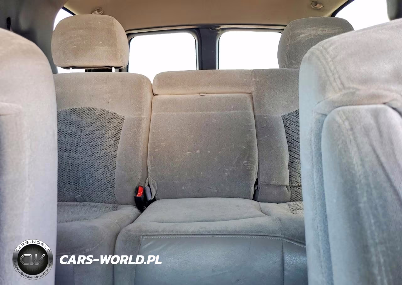 2001 Chevrolet Tahoe C1500 VIN:1GNEC13T01J183704 - 10