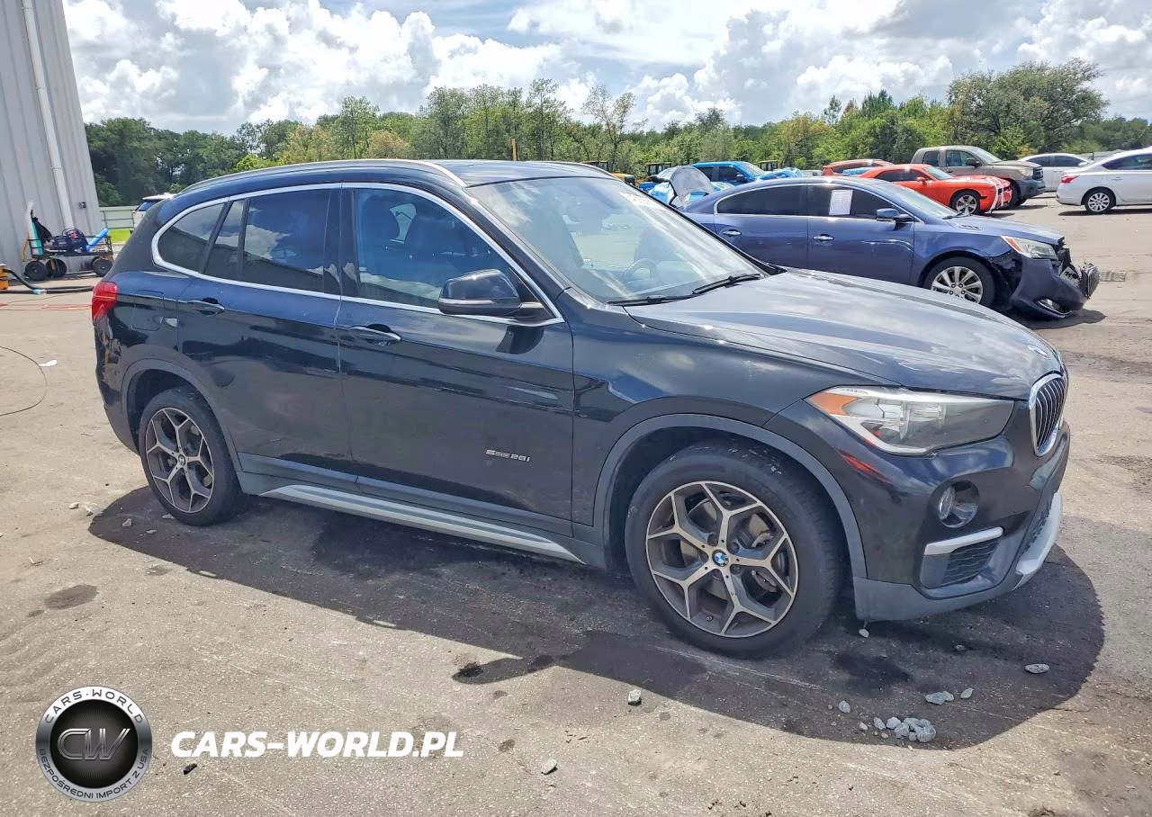 2018 BMW X1 Sdrive28I VIN:WBXHU7C35J5H41390 - 4