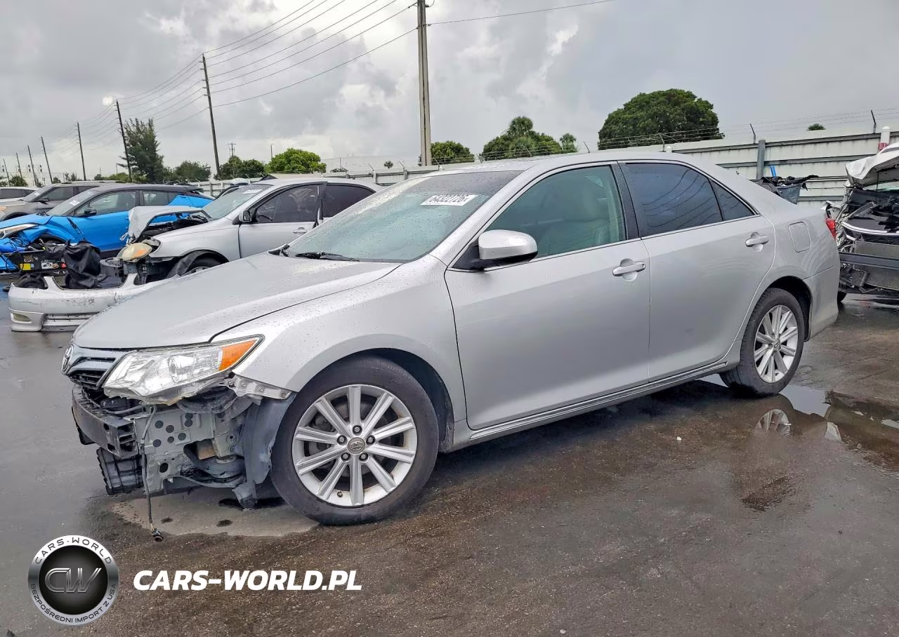 2013 Toyota Camry Xle – zdjęcie 1 z 12