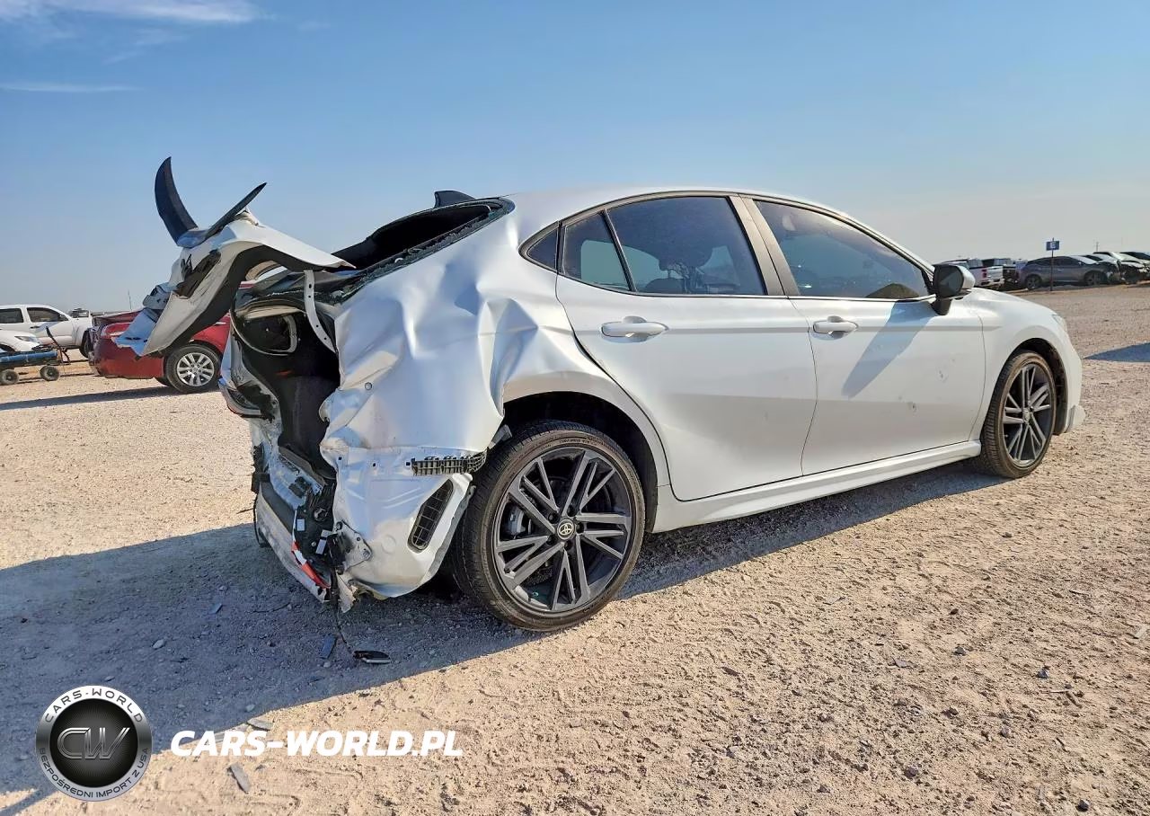 2025 Toyota Camry Xse VIN:4T1DBADK0SU513415 - 3