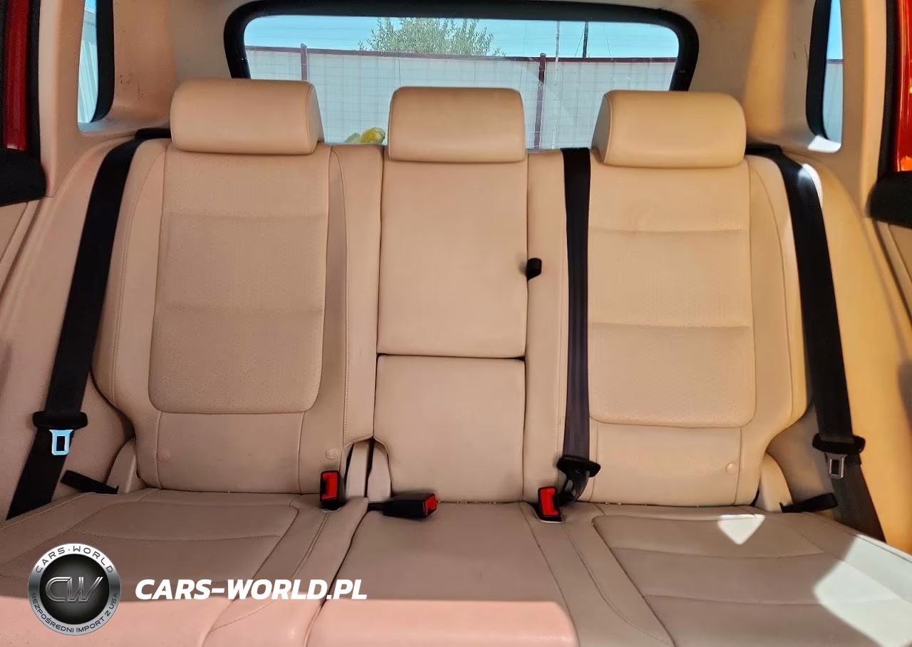 2011 Volkswagen Tiguan S VIN:WVGAV7AX2BW000250 - 10