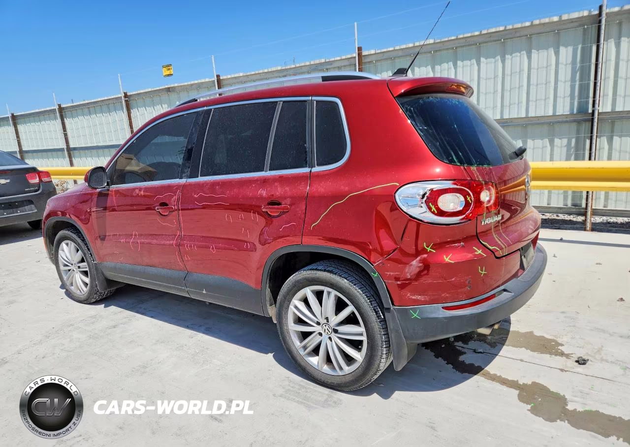 2011 Volkswagen Tiguan S VIN:WVGAV7AX2BW000250 - 2