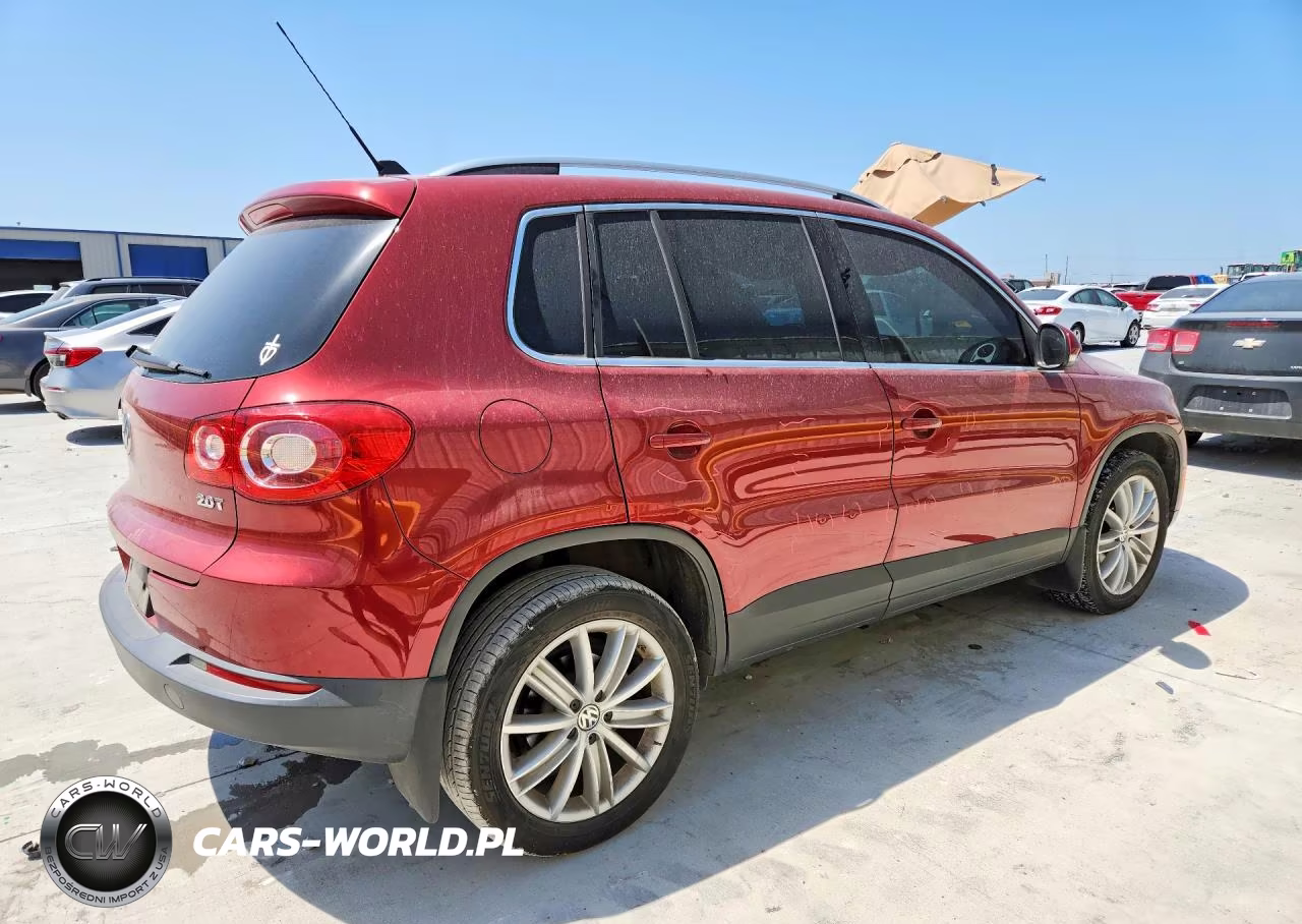 2011 Volkswagen Tiguan S VIN:WVGAV7AX2BW000250 - 3