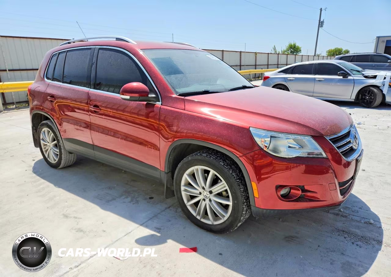 2011 Volkswagen Tiguan S VIN:WVGAV7AX2BW000250 - 4