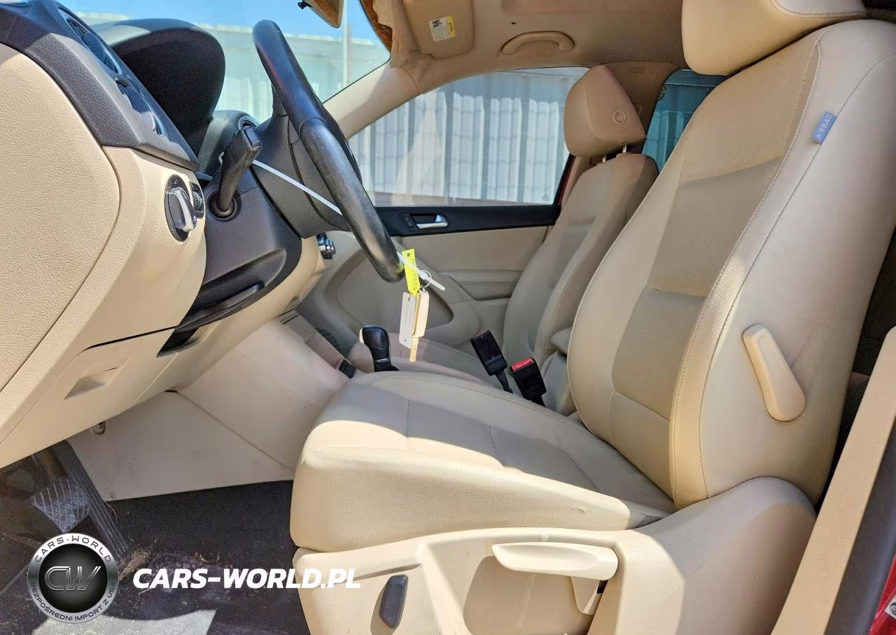 2011 Volkswagen Tiguan S VIN:WVGAV7AX2BW000250 - 7