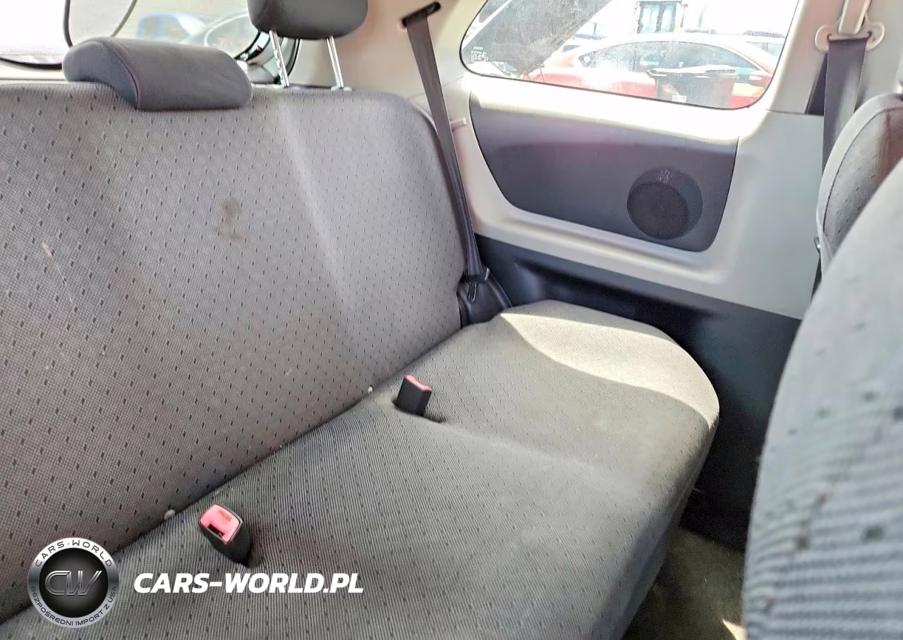 2009 Toyota Yaris Base VIN:JTDJT903X95263929 - 10