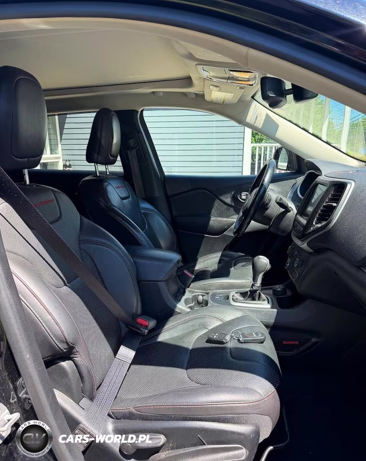 2018 Jeep Cherokee Trailhawk VIN:1C4PJMBX2JD522006 - 5