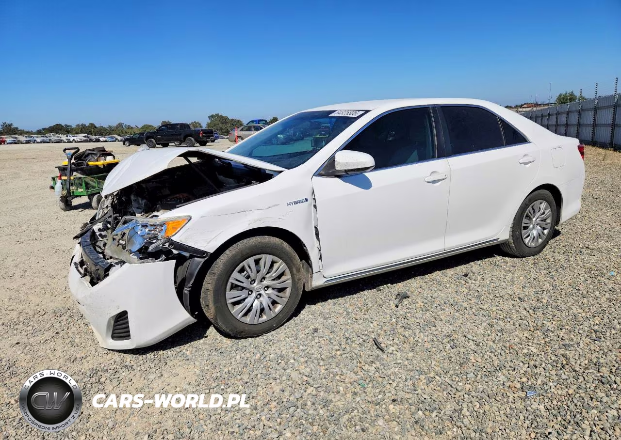 2013 Toyota Camry Hybrid Le – zdjęcie 1 z 12