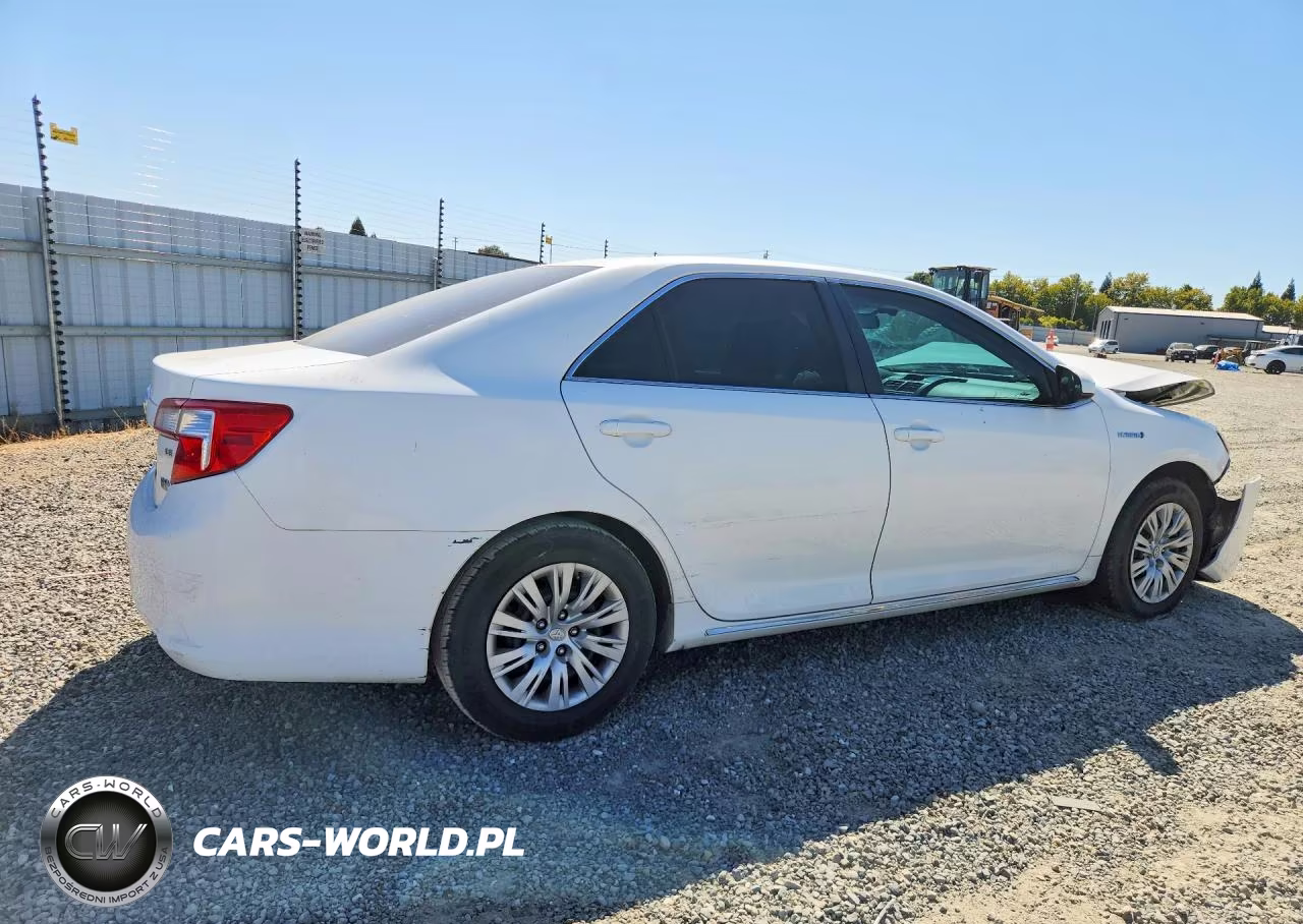 2013 Toyota Camry Hybrid Le VIN:4T1BD1FK2DU075787 - 3