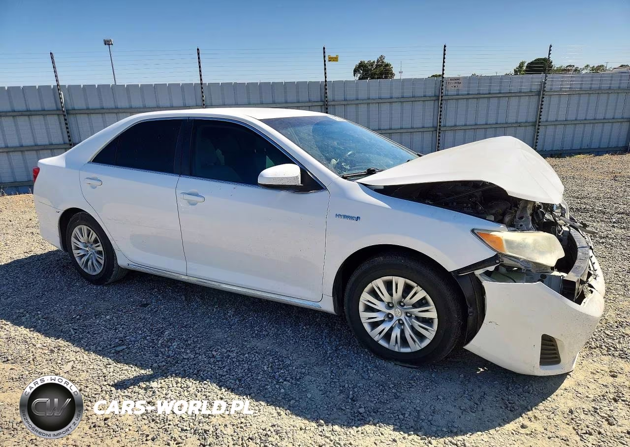 2013 Toyota Camry Hybrid Le VIN:4T1BD1FK2DU075787 - 4